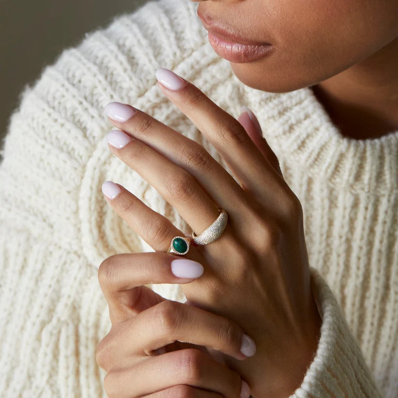 EF Collection Diamond & Malachite Cabochon Signet Ring in yellow gold on model’s finger.