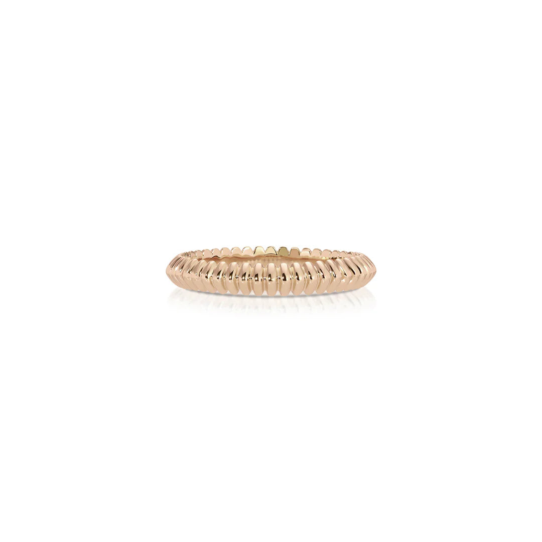 EF-Collection Gold Fluted Knife Edge Band Ring in rose gold on white background