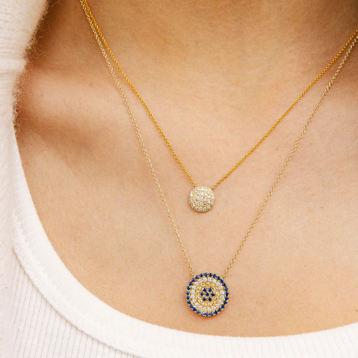 close up Dana Rebecca Designs Lauren Joy Medium Disc Necklace in Yellow Gold