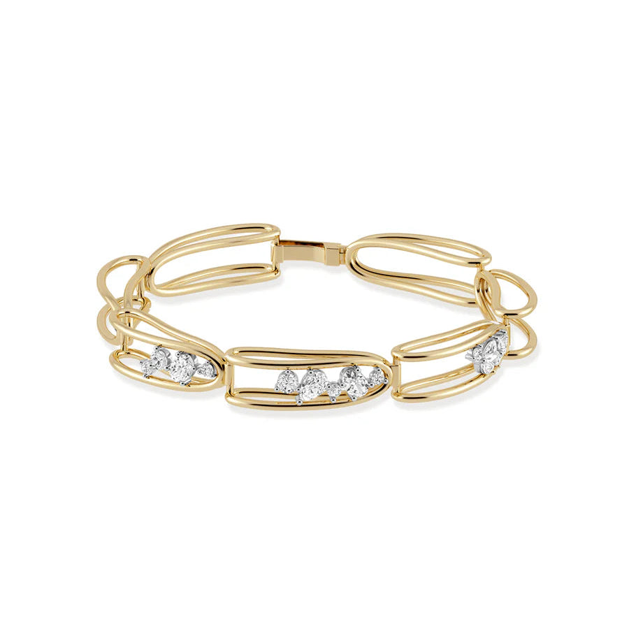 Rosario Navia Mara Folded Link Bracelet II in yellow gold on white background