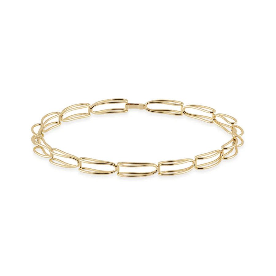 Rosario Navia Mara Folded Link Choker I in yellow gold on white background