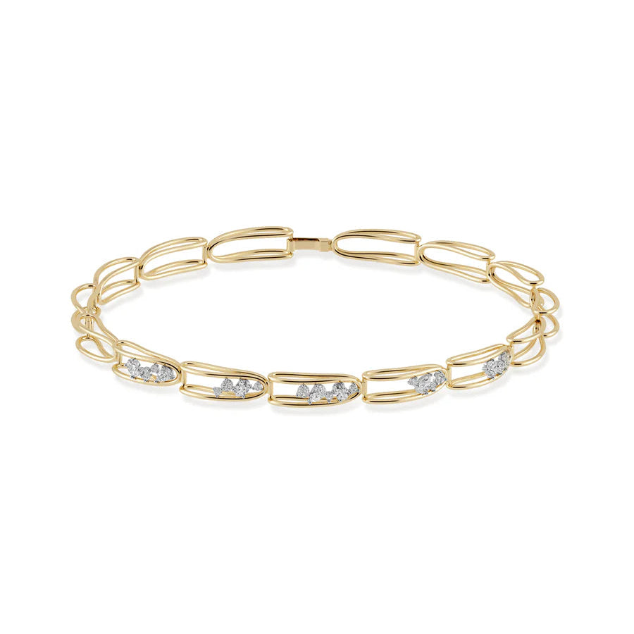 Rosario Navia Mara Folded Link Choker II in yellow gold on white background