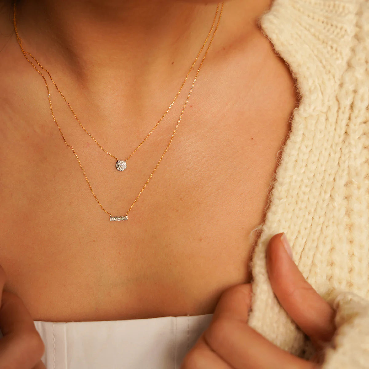 Close up of Dana Rebecca Designs Sylvie Rose Bar necklace rose Gold