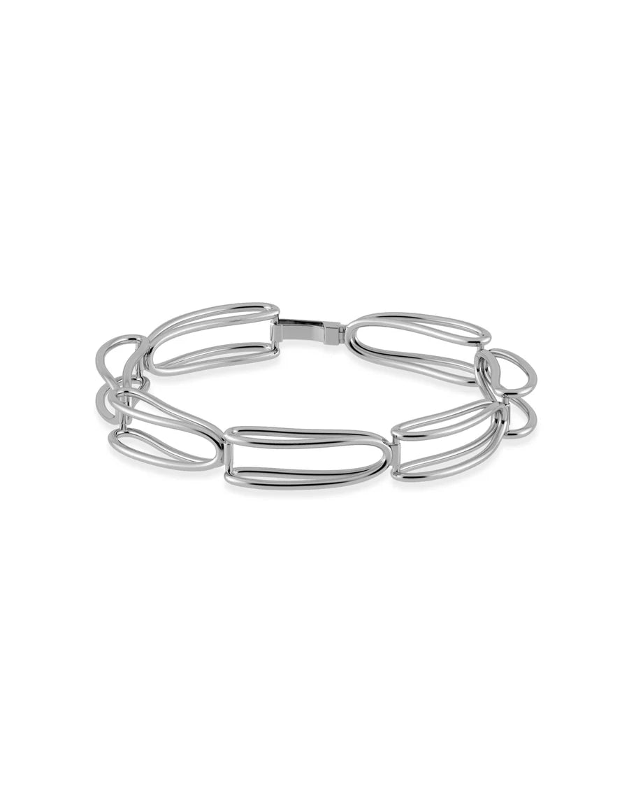Rosario Navia Mara Folded Link Bracelet I in white gold on white background 