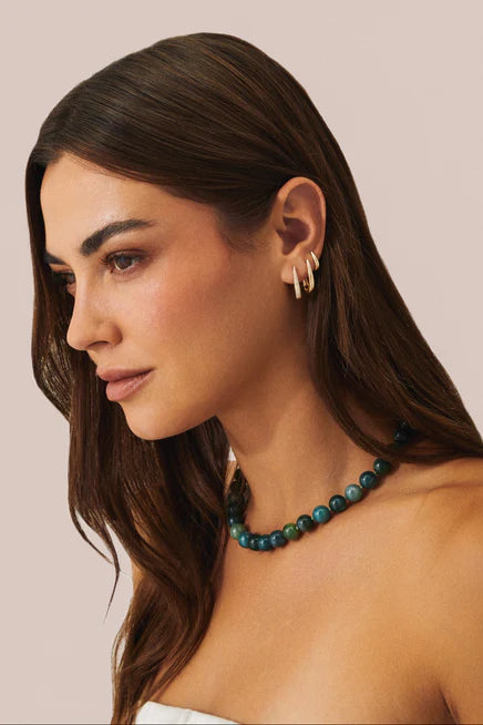 EF-Collection Luna Necklace With Moss Agate Beads on models neck 