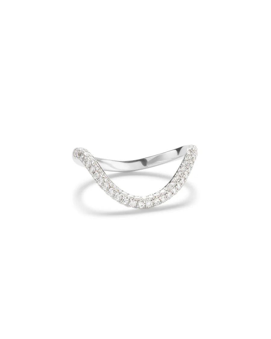 Rosario Navia Mara Curved Ring II in white gold on white background 